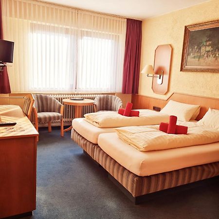 Hotel-Barbarossa-Garni Bei Hanau Rodenbach  Buitenkant foto